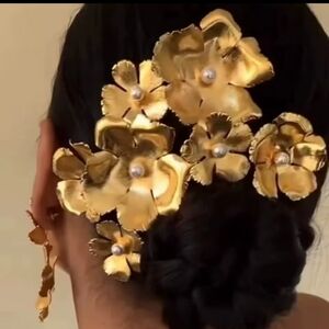 Gold Floral Pearl Hair Combs Set of 3 Flower | NWOT
